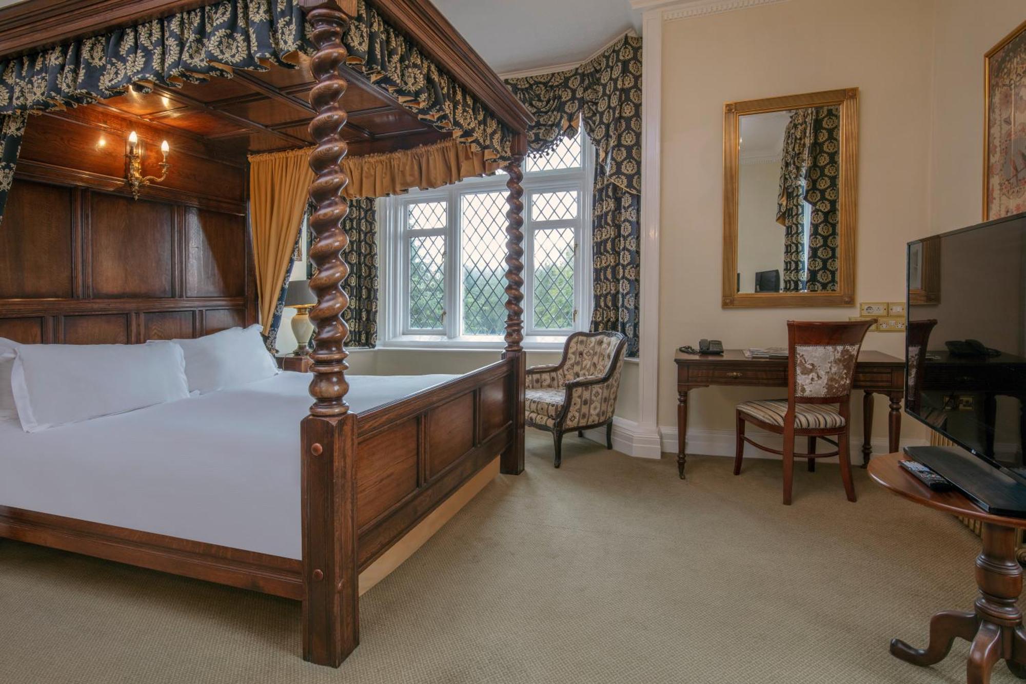 Crewe Hall Hotel & Spa - Cheshire エクステリア 写真