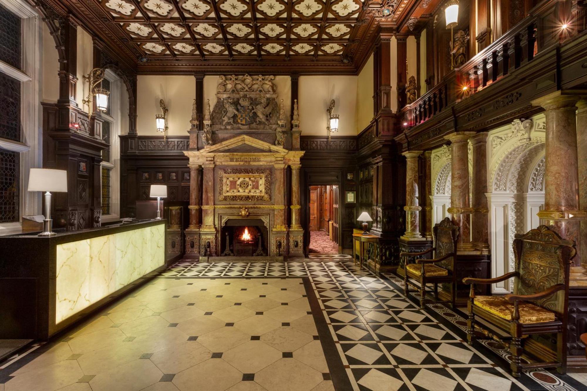Crewe Hall Hotel & Spa - Cheshire エクステリア 写真